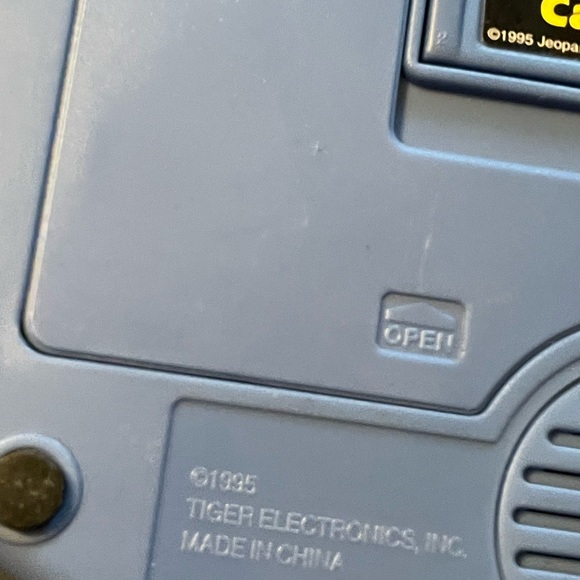 Vintage 1995 Jeopardy Handheld Game by Tiger Electronics - TESTED - Picture 5 of 11